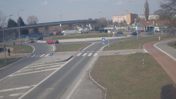 Křižovatka ulic Velká Dlážka a Polní