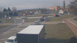 Křižovatka ulic Velká Dlážka a Polní