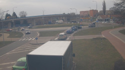 Křižovatka ulic Velká Dlážka a Polní