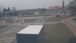 Křižovatka ulic Velká Dlážka a Polní