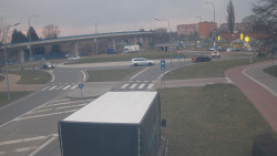 Křižovatka ulic Velká Dlážka a Polní