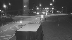 Křižovatka ulic Velká Dlážka a Polní