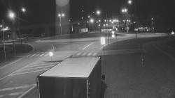 Křižovatka ulic Velká Dlážka a Polní