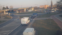 Křižovatka ulic Velká Dlážka a Polní