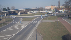 Křižovatka ulic Velká Dlážka a Polní