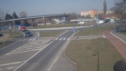 Křižovatka ulic Velká Dlážka a Polní