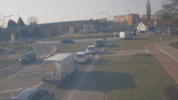 Křižovatka ulic Velká Dlážka a Polní