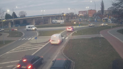 Křižovatka ulic Velká Dlážka a Polní