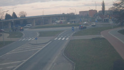 Křižovatka ulic Velká Dlážka a Polní