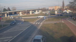 Křižovatka ulic Velká Dlážka a Polní