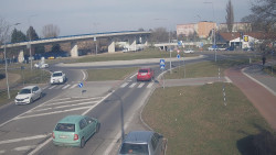 Křižovatka ulic Velká Dlážka a Polní