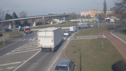 Křižovatka ulic Velká Dlážka a Polní