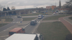 Křižovatka ulic Velká Dlážka a Polní