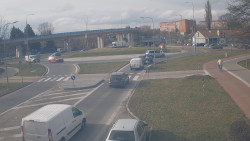 Křižovatka ulic Velká Dlážka a Polní