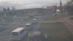 Křižovatka ulic Velká Dlážka a Polní