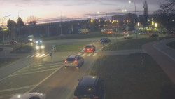 Křižovatka ulic Velká Dlážka a Polní