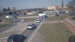 Křižovatka ulic Velká Dlážka a Polní