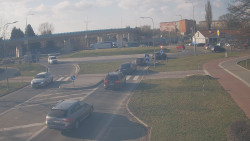 Křižovatka ulic Velká Dlážka a Polní