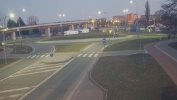 Křižovatka ulic Velká Dlážka a Polní