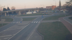 Křižovatka ulic Velká Dlážka a Polní