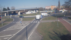 Křižovatka ulic Velká Dlážka a Polní