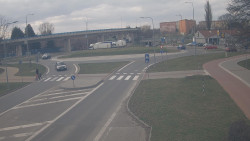 Křižovatka ulic Velká Dlážka a Polní