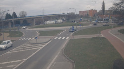 Křižovatka ulic Velká Dlážka a Polní