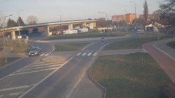 Křižovatka ulic Velká Dlážka a Polní