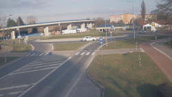 Křižovatka ulic Velká Dlážka a Polní