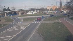 Křižovatka ulic Velká Dlážka a Polní