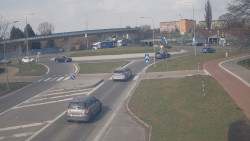 Křižovatka ulic Velká Dlážka a Polní