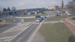 Křižovatka ulic Velká Dlážka a Polní