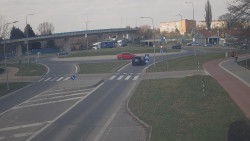 Křižovatka ulic Velká Dlážka a Polní