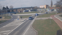 Křižovatka ulic Velká Dlážka a Polní