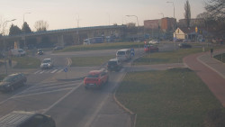 Křižovatka ulic Velká Dlážka a Polní