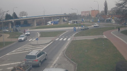 Křižovatka ulic Velká Dlážka a Polní