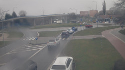 Křižovatka ulic Velká Dlážka a Polní