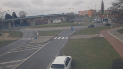 Křižovatka ulic Velká Dlážka a Polní