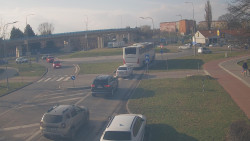 Křižovatka ulic Velká Dlážka a Polní