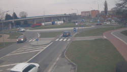 Křižovatka ulic Velká Dlážka a Polní