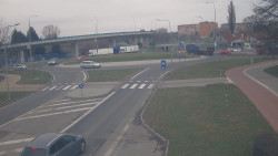 Křižovatka ulic Velká Dlážka a Polní