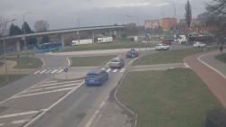 Křižovatka ulic Velká Dlážka a Polní