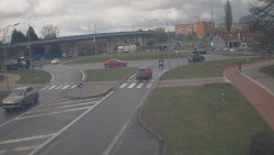 Křižovatka ulic Velká Dlážka a Polní