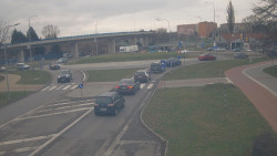 Křižovatka ulic Velká Dlážka a Polní