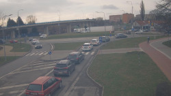 Křižovatka ulic Velká Dlážka a Polní