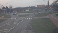 Křižovatka ulic Velká Dlážka a Polní