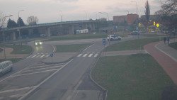 Křižovatka ulic Velká Dlážka a Polní