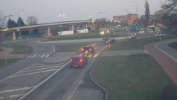 Křižovatka ulic Velká Dlážka a Polní