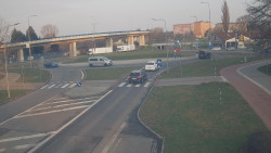 Křižovatka ulic Velká Dlážka a Polní