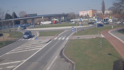 Křižovatka ulic Velká Dlážka a Polní